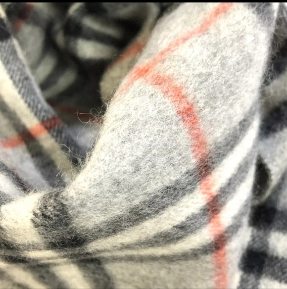 Burberrys Check 100% Cashmere Stole Scarf MultiColor/grey - Picture 2 of 10